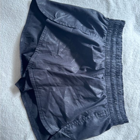 Athleta-Run Racer Camo Shorts ~ Black XS - Picture 2 of 3